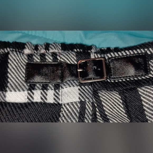 Plaid skirt by Justice size 5 - Picture 4 of 6